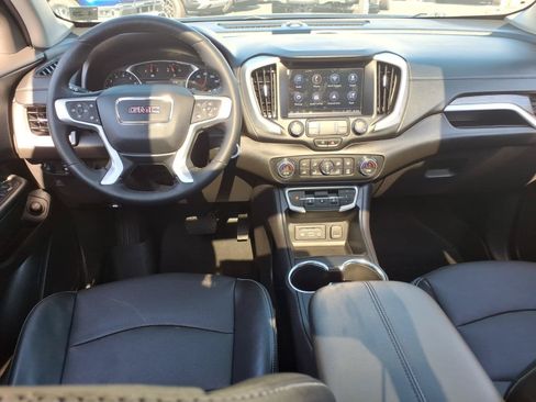 Used 2024 GMC Terrain SLT AWD/4WD image 15
