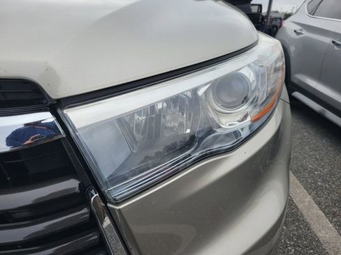 Used 2016 Toyota Highlander Limited image 10