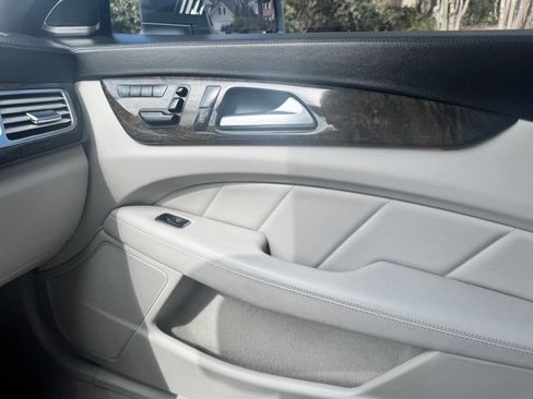 Used 2014 Mercedes-Benz CLS 550 w/ Premium 1 Package image 22