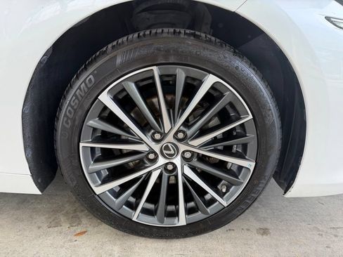 Used 2023 Lexus ES 350 w/ Premium Package FWD image 19