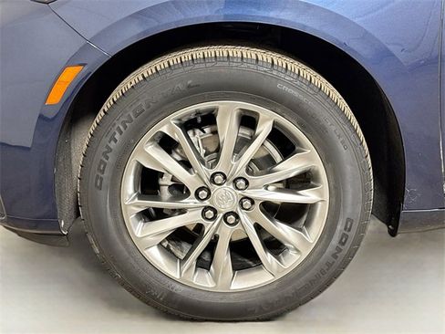 Used 2022 Buick Enclave Avenir w/ Avenir Technology Package image 32