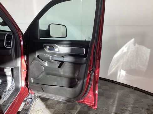 Used 2021 RAM 1500 Big Horn image 8