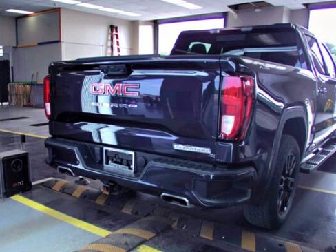 Used 2024 GMC Sierra 1500 Elevation w/ Elevation Premium Package AWD/4WD image 2