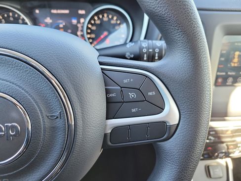 Used 2019 Jeep Compass Sport w/ Tech Group image 28