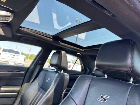 Used 2018 Chrysler 300 S w/ 300S Premium Group RWD image 26