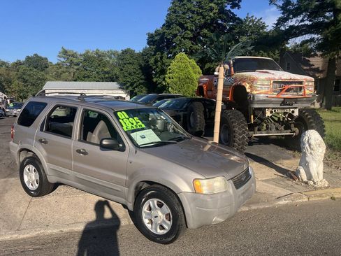 Used 2001 Ford Escape XLT AWD/4WD image 2