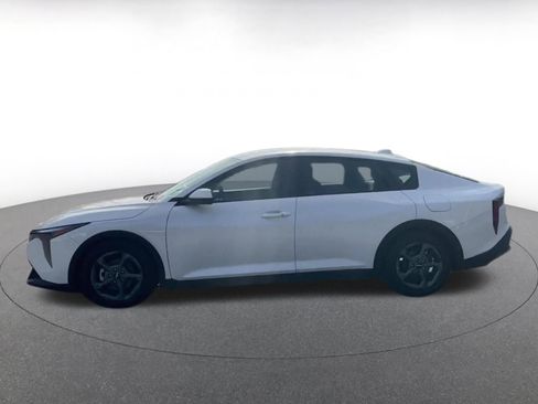 Used 2025 Kia K4 LXS image 9