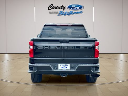 Used 2024 Chevrolet Silverado 1500 Custom w/ Rally Edition AWD/4WD image 4