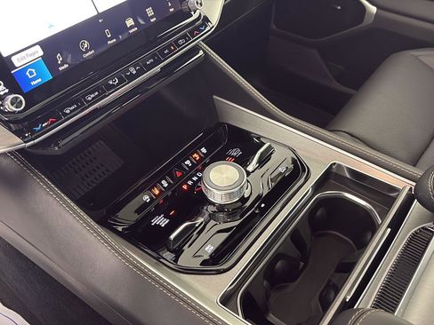 New 2026 Jeep Grand Wagoneer Limited image 15