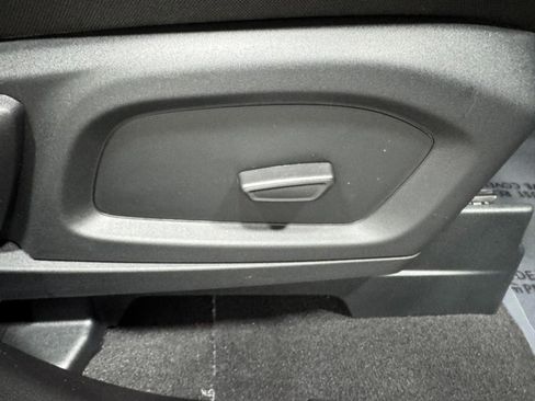 Used 2023 Ford Explorer XLT image 20