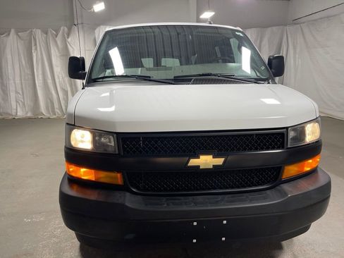 Used 2023 Chevrolet Express 3500 LS RWD image 2