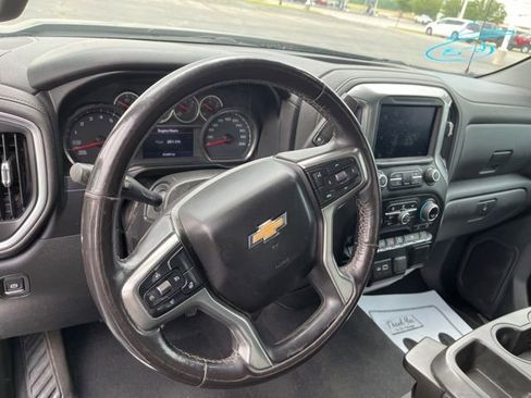 Used 2019 Chevrolet Silverado 1500 LT w/ Convenience Package AWD/4WD image 9