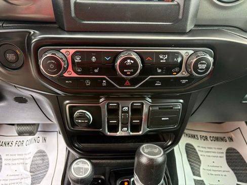 Used 2023 Jeep Wrangler Unlimited Sport AWD/4WD image 21