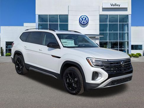 New 2026 Volkswagen Atlas Peak Edition AWD/4WD image 1