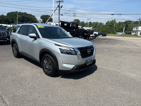 Used 2025 Nissan Pathfinder SV AWD/4WD image 7