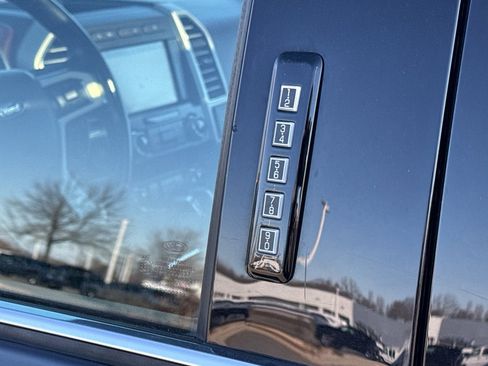 Used 2019 Ford F150 Platinum w/ Equipment Group 701A Luxury image 10