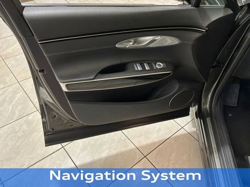 Used 2025 Genesis GV70 2.5T AWD/4WD image 4