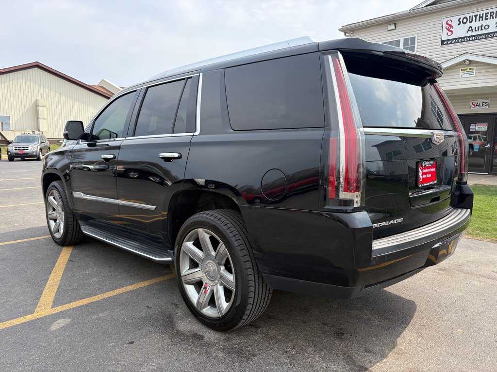 Used 2016 Cadillac Escalade Luxury AWD/4WD image 8