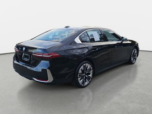 Used 2025 BMW 530i xDrive image 5