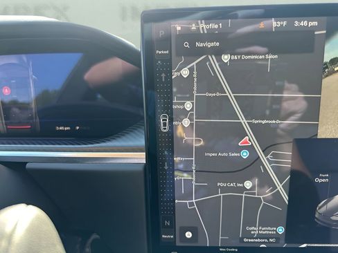 Used 2021 Tesla Model S Plaid image 18