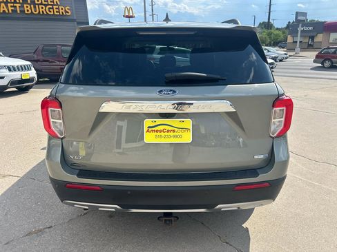 Used 2020 Ford Explorer XLT w/ Equipment Group 202A AWD/4WD image 4