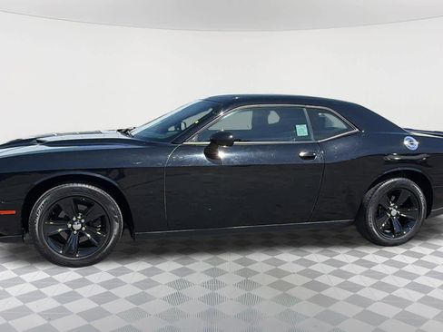 Used 2020 Dodge Challenger SXT RWD image 8