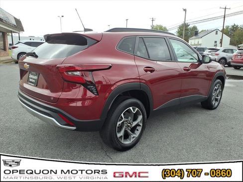 Used 2024 Chevrolet Trax LT w/ Driver Confidence Package image 6