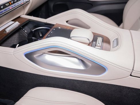 New 2026 Mercedes-Benz GLS 450 4MATIC image 18