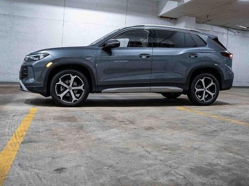 New 2026 Volkswagen Tiguan SE image 3