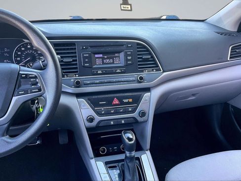 Used 2017 Hyundai Elantra SE FWD image 6
