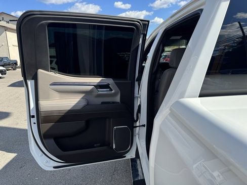 Used 2024 Chevrolet Silverado 1500 LTZ image 14