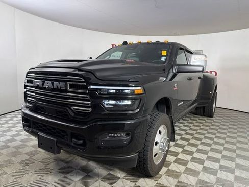 Used 2026 RAM 3500 Laramie AWD/4WD image 4