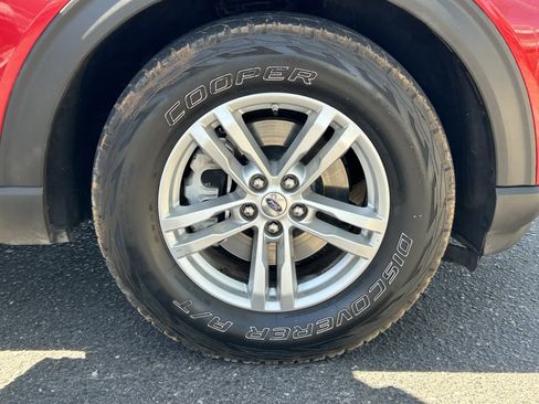 Used 2020 Ford Explorer XLT w/ Equipment Group 202A RWD image 7