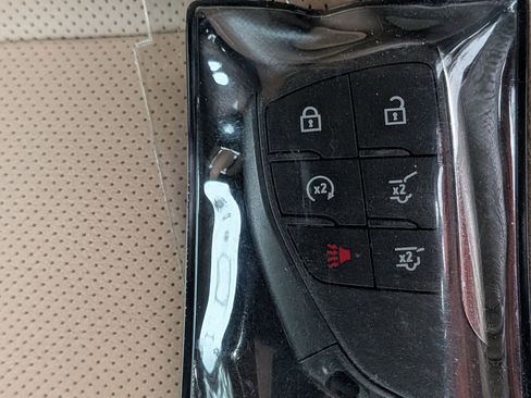 Used 2021 Chevrolet Suburban Premier image 40