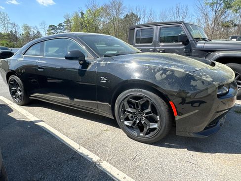 Used 2025 Dodge Charger R/T w/ Quick Order Package 25M R/T image 4