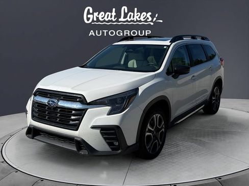 Used 2025 Subaru Ascent Limited AWD/4WD image 1