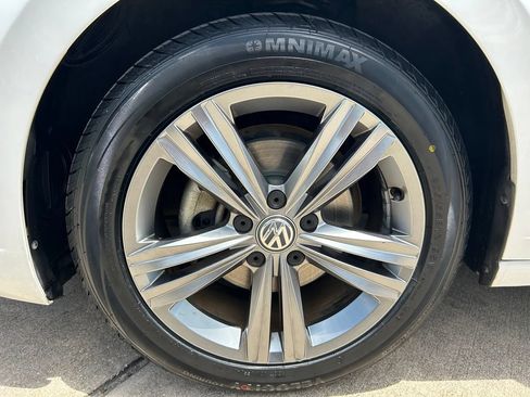 Used 2019 Volkswagen Jetta R-Line w/ R-Line Cold Weather Package FWD image 33