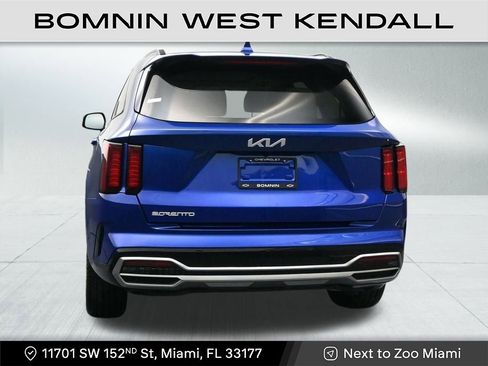 Used 2023 Kia Sorento SX image 4