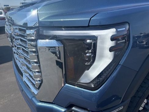Used 2025 GMC Sierra 2500 Denali image 21