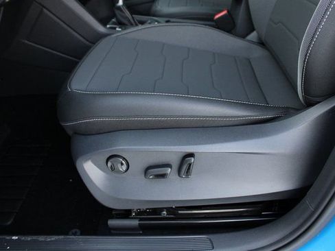 New 2026 Volkswagen Taos SE AWD/4WD image 4