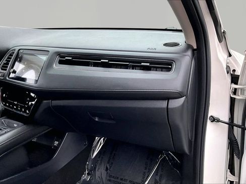 Used 2019 Honda HR-V Touring image 20