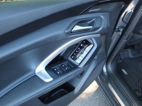Used 2025 Audi Q5 Premium Plus w/ Premium Plus AWD/4WD image 21