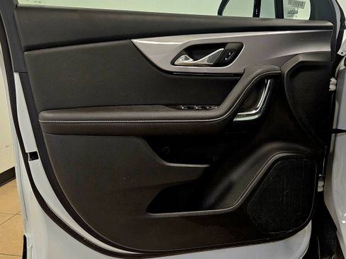 Used 2025 Chevrolet Blazer LT image 11