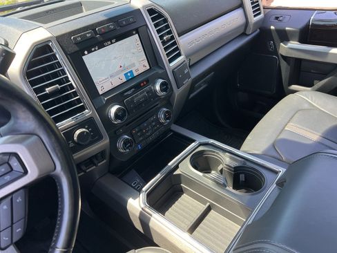 Used 2017 Ford F250 Platinum w/ Platinum Ultimate Package AWD/4WD image 31