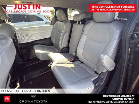 Used 2026 Toyota Sienna XLE FWD image 7