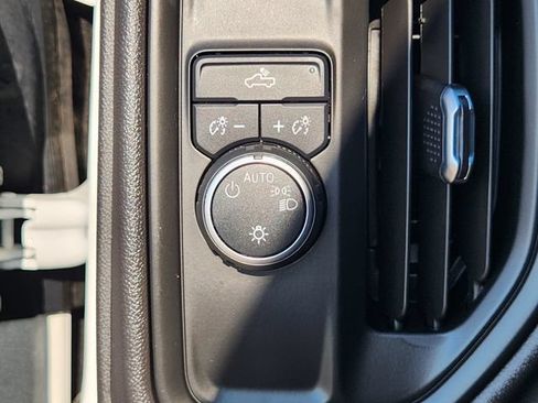 Certified 2022 Chevrolet Silverado 1500 Custom RWD image 21