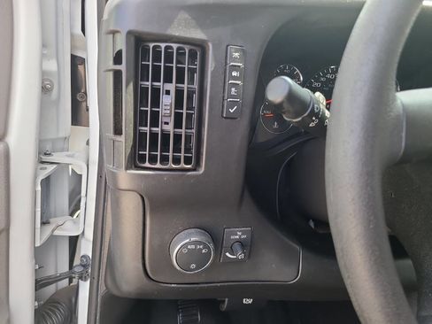 Used 2018 Chevrolet Express 2500 Extended image 54