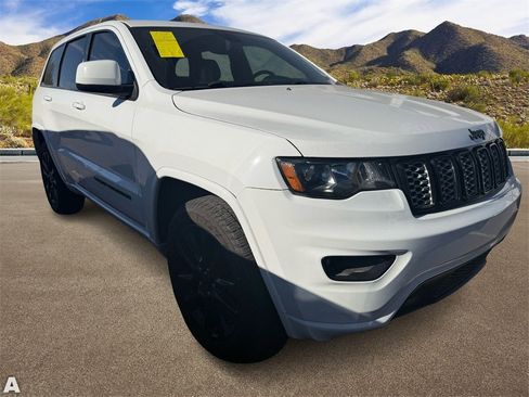 Used 2018 Jeep Grand Cherokee Altitude image 5