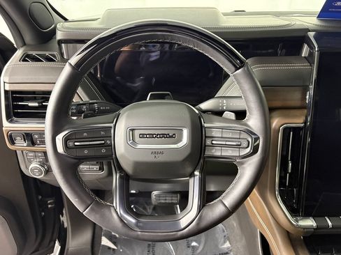 Used 2025 GMC Yukon XL Denali Ultimate AWD/4WD image 16