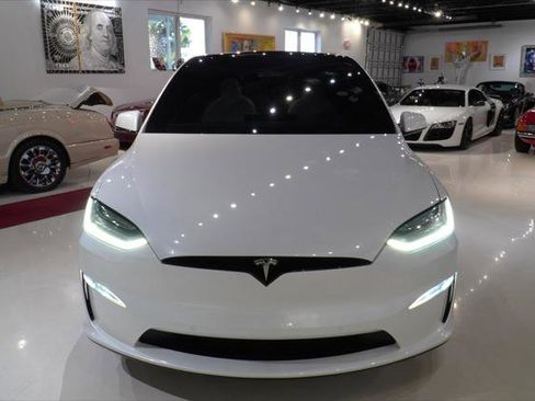 Used 2022 Tesla Model X Plaid image 2
